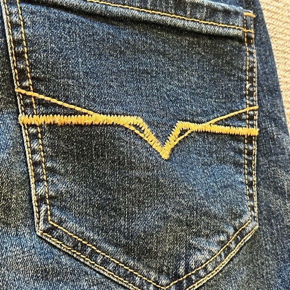 WJ3. Guess Men's Slim Fit Denim Shorts Rip And Repair Size 29 - Picture 8 of 9